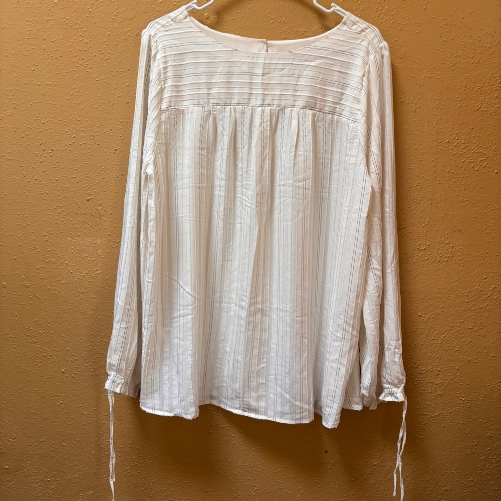 LOFT Cream Tonal Striped‎ Long Sleeve Blouse Tie Cuffs Career Preppy
